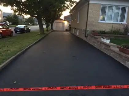 Longue entrée résidentielle pavée à Québec